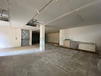 Foto Magazzino a Palma Campania Centro di 170 m² in vendita