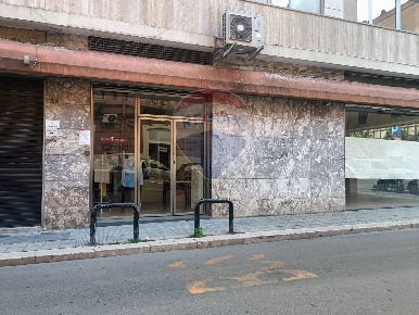 Foto Locale commerciale in Via Andrea Da Bari, Bari Murat di 45 m²