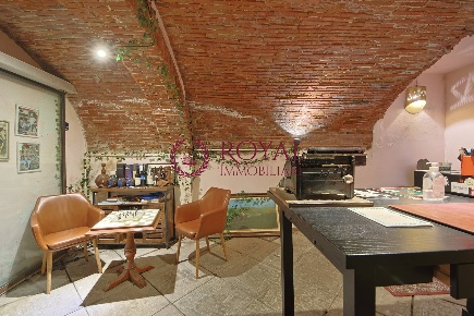 Foto Locale commerciale in Scali Manzoni, Livorno di 220 m² con 1 locali