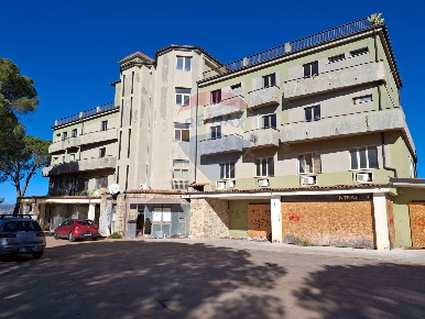 Foto Hotel in Via San Giovanni, Nicosia Centro di 2300 m² con 50 locali