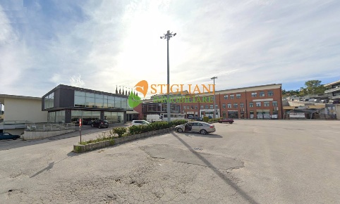Foto Locale commerciale in Zona Industriale, Campobasso Zona Industriale