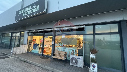 Foto Negozio in Via Vasari, Foligno Viale Firenze, Paciana di 100 m²