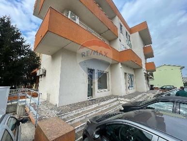 Foto Ufficio in Via Fiesso, Occhiobello Centro di 33 m² con 2 locali