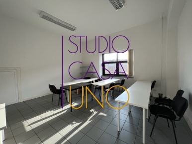 Foto Ufficio in via trento, Montevarchi Città di 160 m² con 6 locali