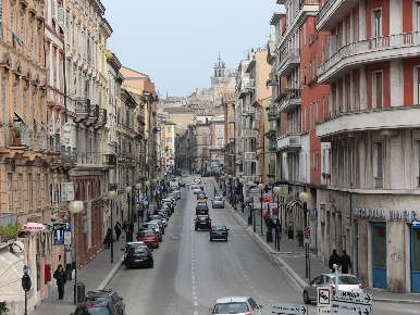 Foto Ufficio in Cavour, Macerata Centro di 72 m² con 3 locali in vendita