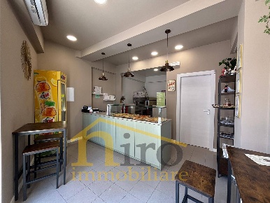 Foto Attività commerciale in Via Firenze, Pescara di 45 m² con 1 locali