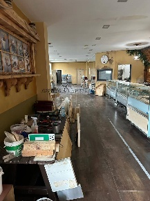 Foto Negozio a Forlì Viale Vittorio Veneto di 450 m² con 2 locali