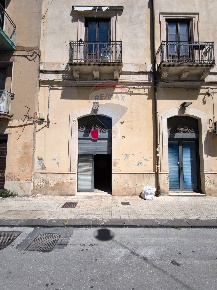 Foto Locale commerciale in Epicarmo, Siracusa Gelone - Cadorna di 70 m²