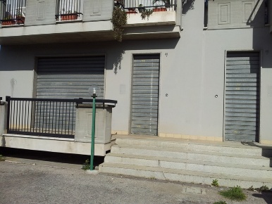 Foto Locale commerciale in Via Stradonetto, Pescara Tiburtina di 90 m²