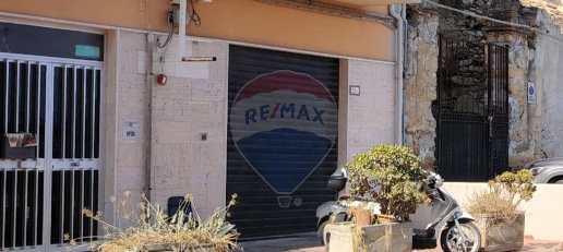 Foto Laboratorio in via libertà, Termini Imerese Centro di 68 m² in vendita