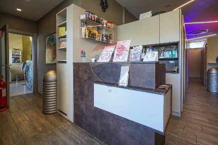 Foto Attività commerciale in Via Bergamo, Curno in vendita