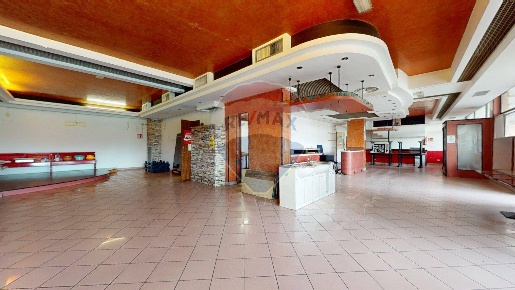 Foto Locale commerciale a Saccolongo Centro di 254 m² con 5 locali