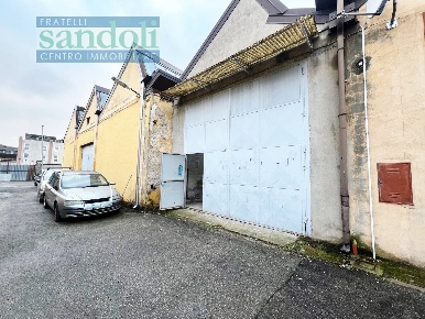 Foto Magazzino in Via Donato, Vercelli Isola - Bennet - Belvedere di 105 m²