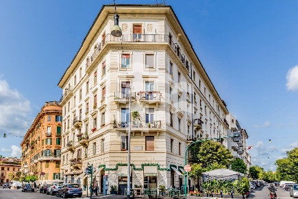 Foto Locale commerciale in Via Giuseppe Avezzana, Roma di 82 m² in vendita