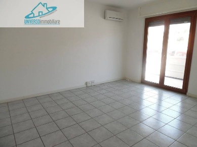Foto Ufficio in Via Leopardi, Grottammare Centro di 23 m² con 1 locali