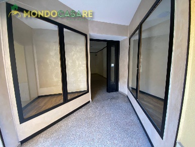 Foto Locale commerciale in Via Quattro Novembre, Monterotondo di 60 m²