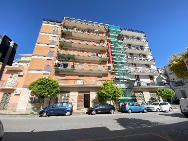 Foto Locale commerciale in VIALE TEOCRITO, Siracusa Gelone - Cadorna