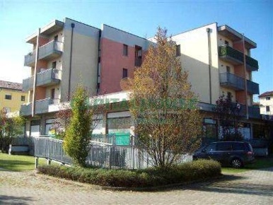 Foto Attività commerciale a Mirandola Centro di 556 m² in vendita