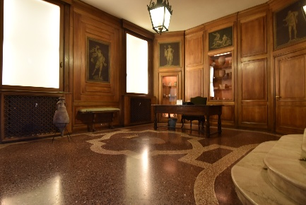Foto Attività commerciale in Via Borgospesso, Milano di 65 m² con 1 locali