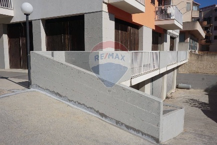 Foto Locale commerciale in via dottore giovanni minardi, Ragusa di 350 m²