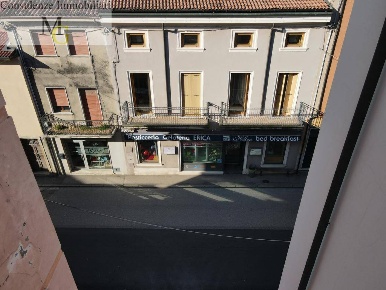 Foto Attività commerciale a Monteforte d'Alpone Centro di 120 m² in vendita