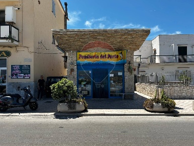 Foto Locale commerciale in Lungomare Europa, Vieste Centro di 36 m²