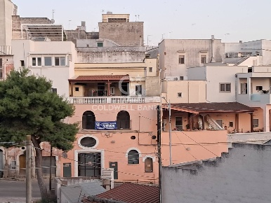 Foto Locale commerciale in Via Ennio, Grottaglie di 356 m² con 6 locali