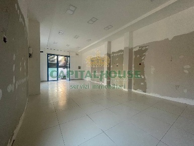 Foto Locale commerciale a Pomigliano d'Arco Centro di 50 m² con 1 locali
