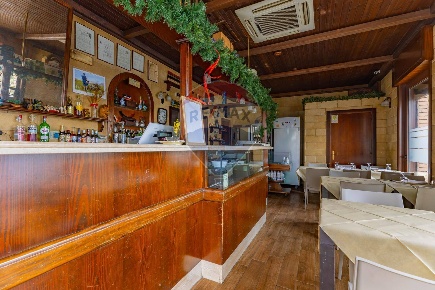 Foto Attività commerciale in Viale Einaudi, Bari San Pasquale di 88 m²