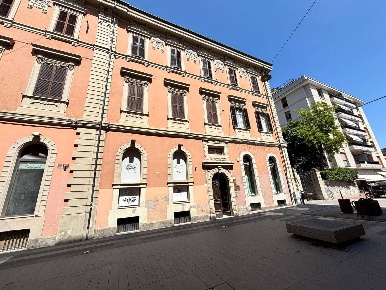 Foto Locale commerciale in VIA CERULLI IRELLI, Teramo Centro di 60 m²