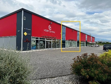 Foto Agriturismo a Pordenone di 600 m² con 1 locali in vendita