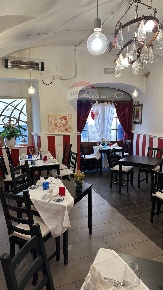 Foto Locale commerciale in Via Giuseppe Garibaldi, Foligno Centro Storico