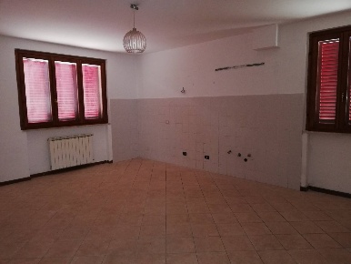 Foto Attività commerciale a Gambassi Terme di 860 m² con 4 locali