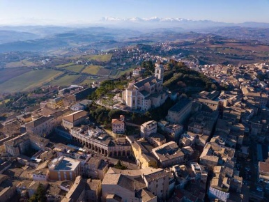 Foto Attività commerciale a Fermo di 40 m² con 2 locali in vendita