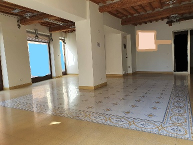 Foto Attività commerciale in Via Augusto Passaglia, Lucca di 140 m²