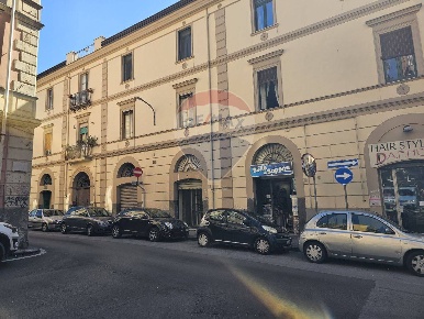 Foto Locale commerciale in Via Francesco Crispi, Salerno Carmine di 61 m²