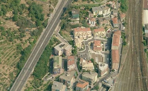 Foto Negozio in via nostra signora degli angeli 3, Savona di 58 m²