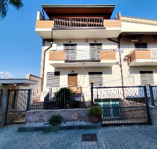 Foto Villa singola a Mariglianella di 70 m² con 4 locali in vendita