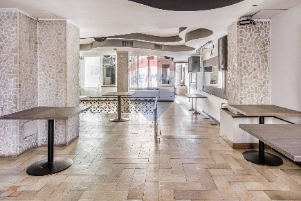 Foto Negozio in VIA SILVIO PELLICO, Busto Arsizio San Michele di 480 m²