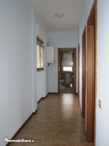 Foto Ufficio in via aterno, San Giovanni Teatino di 80 m² con 3 locali