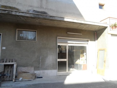 Foto Locale commerciale in VIA CESARE BECCARIA, Castel di Lama di 604 m²