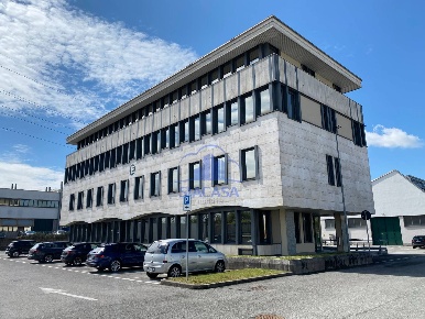 Foto Ufficio a Caponago di 178 m² con 1 locali in affitto
