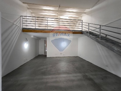 Foto Locale commerciale a Siracusa Umberto - Ermocrate di 76 m² in affitto
