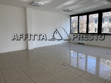 Foto Ufficio in viale bovio, Cesena Centro Urbano di 150 m² con 2 locali