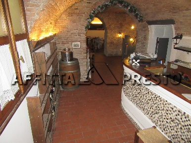 Foto Negozio a Forlì Centro Storico di 250 m² con 8 locali in affitto