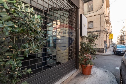 Foto Locale commerciale in Via Mario Sangiorgi, Catania di 180 m²