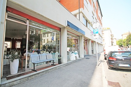 Foto Negozio a Bergamo Stazione di 192 m² con 1 locali in vendita