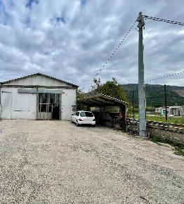 Foto Locale commerciale in via casilina sud, Ferentino Centro di 400 m²