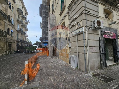 Foto Locale commerciale in via Alfredo de Marsico, Salerno Centro di 46 m²