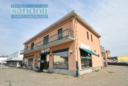 Foto Locale commerciale in Via Trino, Vercelli Porta Torino di 195 m²